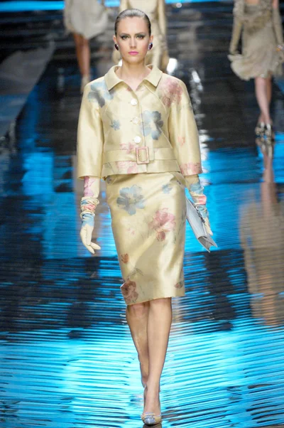 Look 25